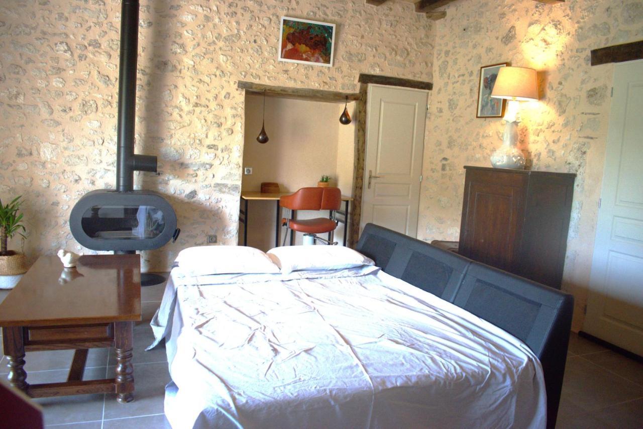 Perigourdine Avec Spa Et Vue Pomport Экстерьер фото