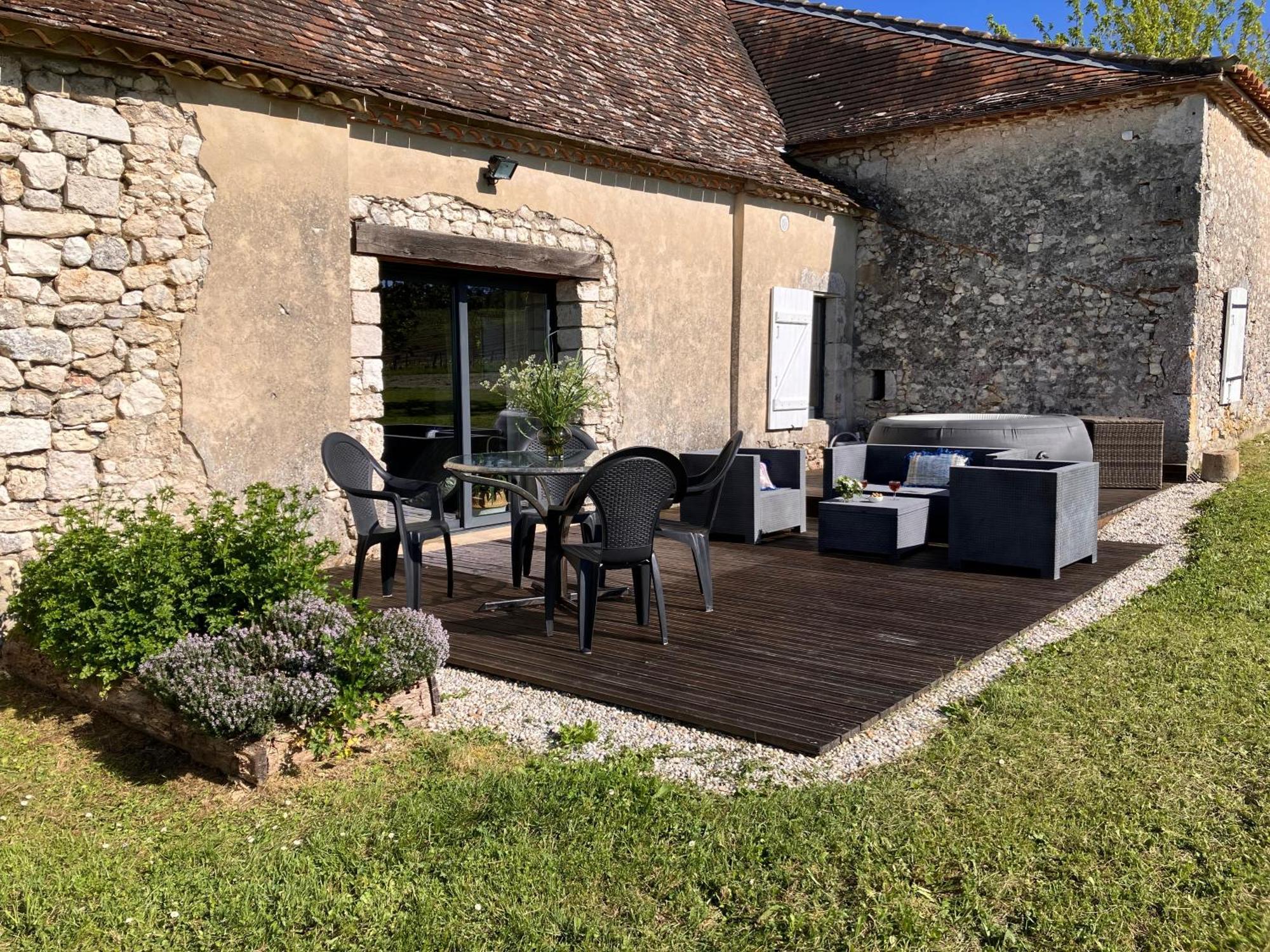 Perigourdine Avec Spa Et Vue Pomport Экстерьер фото